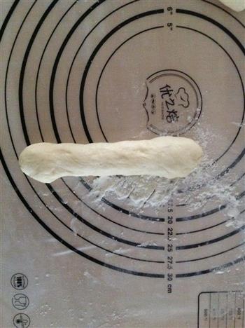 酸奶火腿花式面包卷的做法步骤3