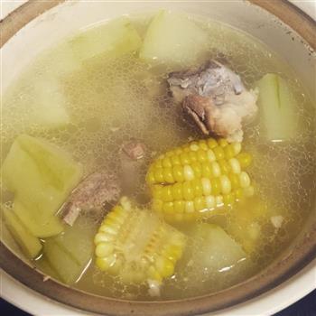 冬瓜玉米排骨汤的做法图解5