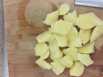 东北味鸡腿香菇炖粉条的做法步骤3