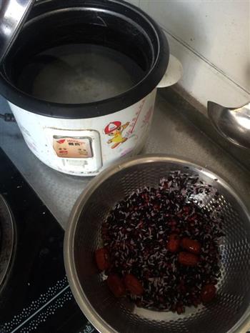 黑米红枣粥的做法步骤3