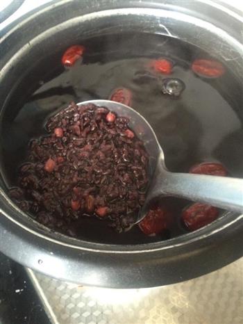 黑米红枣粥的做法图解5
