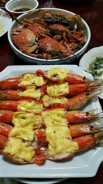 蒜蓉芝士焗大虾的做法步骤3