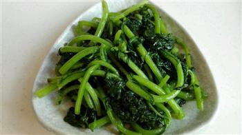 清炒茼蒿菜的做法步骤3