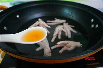 秋季养生-花生鸡脚汤的做法图解3
