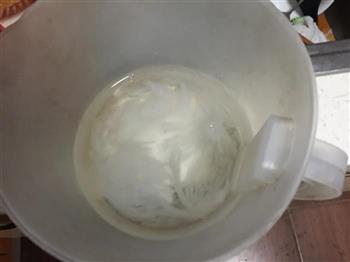 木瓜牛奶燕窝的做法步骤2