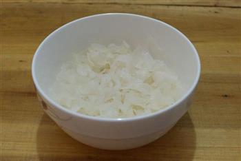 木糖醇桃胶银耳皂角米汤的做法图解2
