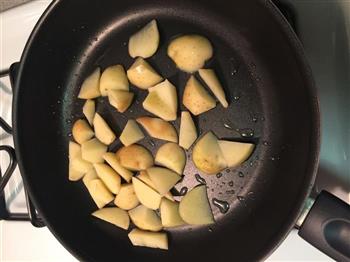 排骨土豆炖豆角的做法步骤2