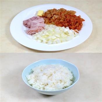 韩式培根泡菜炒饭的做法步骤1