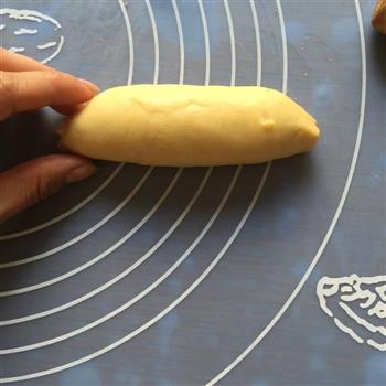 为了清理肉松而做的肉松芝士面包的做法图解6