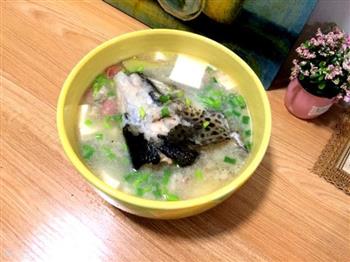 三文鱼头豆腐汤的做法步骤3
