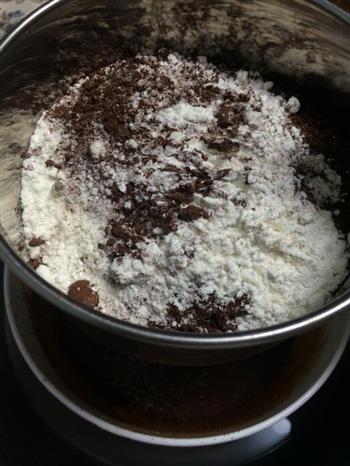 古典熔岩巧克力蛋糕的做法步骤5