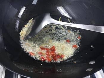 红膏蟹炒青椒的做法步骤5
