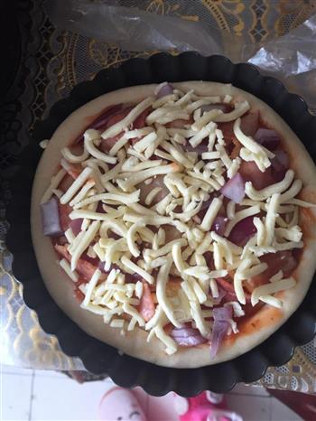 培根洋葱披萨的做法步骤2
