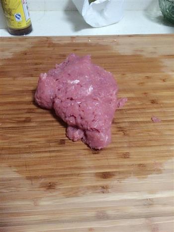 肉丸菠菜汤的做法步骤1