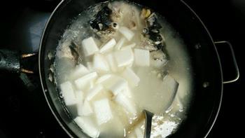 冬日里的温暖-鱼头萝卜汤的做法图解5