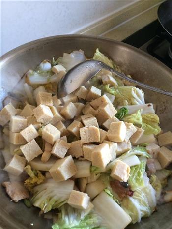 最简单家常白菜炖冻豆腐的做法步骤4