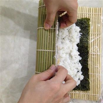 寿司卷的做法步骤4