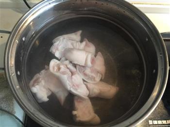 黄豆猪脚汤的做法步骤2