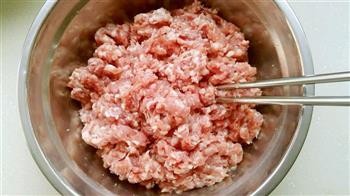 猪肉韭菜馄饨的做法步骤1