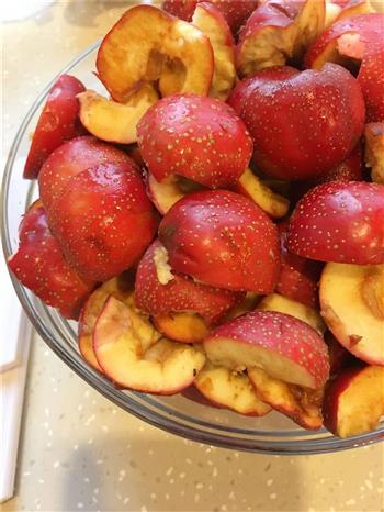 秋日小食-炒红果的做法步骤1