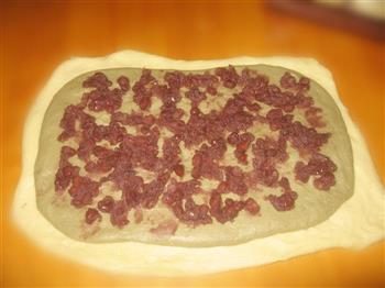 让人一吃难忘的—抹茶豆沙面包卷的做法图解2