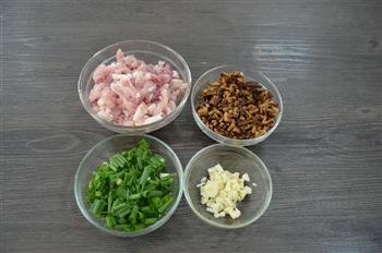 潮汕土豆肉丸仔的做法步骤3