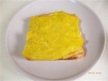 火腿鸡蛋三明治的做法步骤3