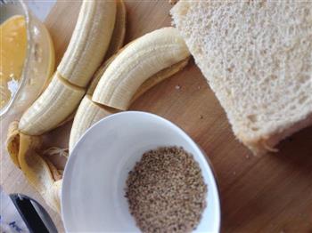 简单易学早餐-吐司香蕉卷的做法步骤1