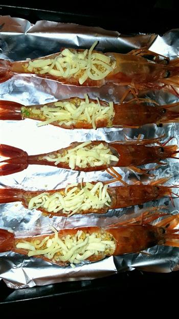 蒜蓉芝士焗大虾的做法步骤10