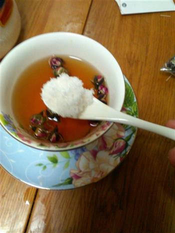 玫瑰奶茶的做法步骤2