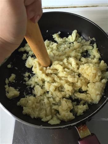 老少皆宜的奶香土豆泥的做法步骤3