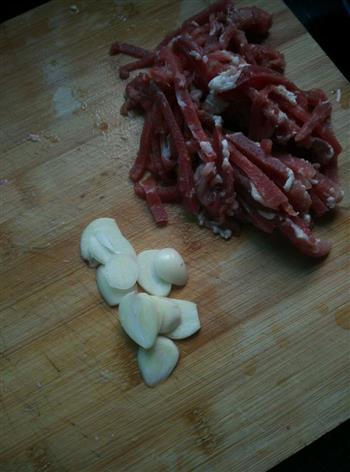 青椒榨菜炒肉丝的做法步骤2
