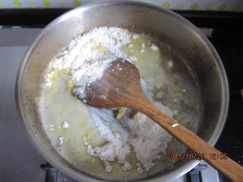 奶油蘑菇浓汤-经典法式汤，非常顺滑香浓的做法步骤5
