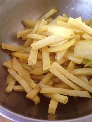 炸土豆条炒蒜苔的做法图解4
