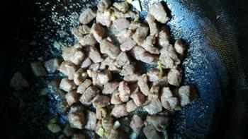 杏鲍菇黑椒牛肉粒的做法步骤10