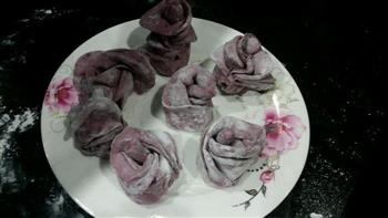 紫薯玫瑰花卷的做法步骤9
