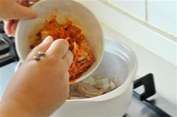 泡菜锅/辣白菜锅的做法步骤4