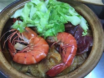 海鲜腊味砂锅饭的做法步骤2