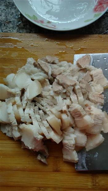 青蒜回锅肉的做法步骤2