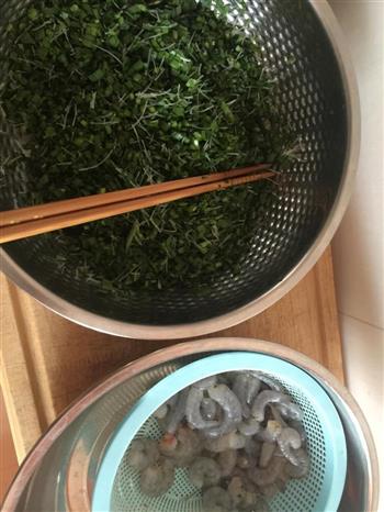 韭菜鲜虾莜面盒的做法步骤2