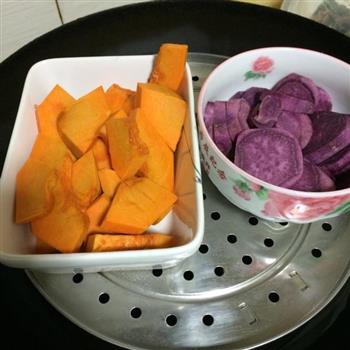 健康朝食-南瓜紫薯发糕的做法步骤1