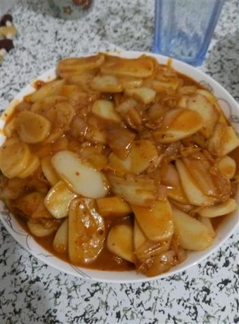韩式辣白菜炒年糕的做法步骤4