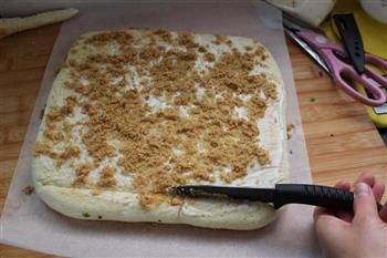 葱香肉松面包卷的做法步骤9