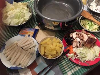 韩式年糕火锅的做法步骤1