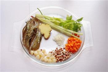干贝芡实鲜虾粥的做法步骤1