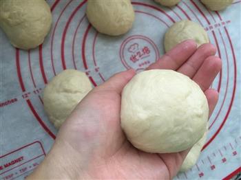 豆沙花朵面包的做法步骤9