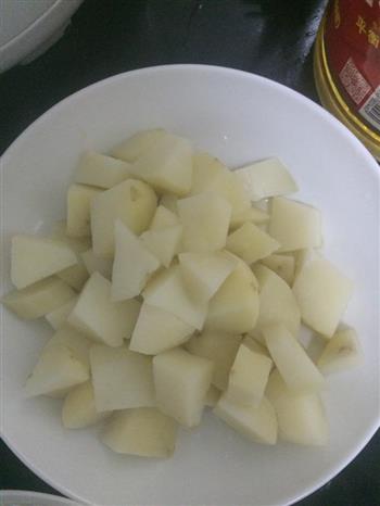 土豆五花肉的做法步骤2