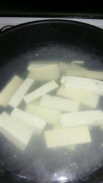 白菜炖豆腐的做法步骤2