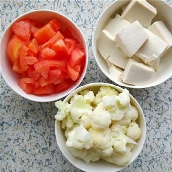 茄汁花菜烩豆腐的做法步骤2