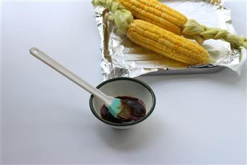 黑椒奶香玉米棒的做法步骤3